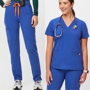 Figs Yola Skinny Scrub Pants/Casma Scrub Top Set. In Winning Blue. MediumTall